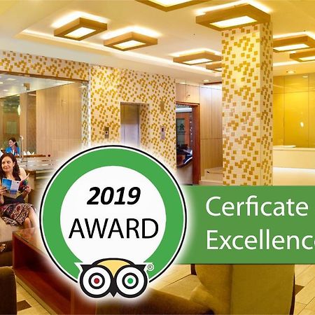 Hotel Aiswarya Kochi Extérieur photo
