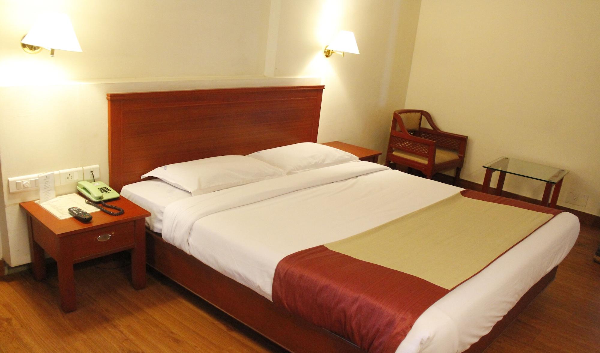 Hotel Aiswarya Kochi Extérieur photo