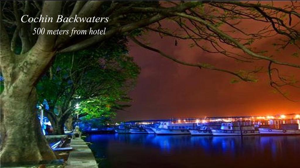 Hotel Aiswarya Kochi Extérieur photo