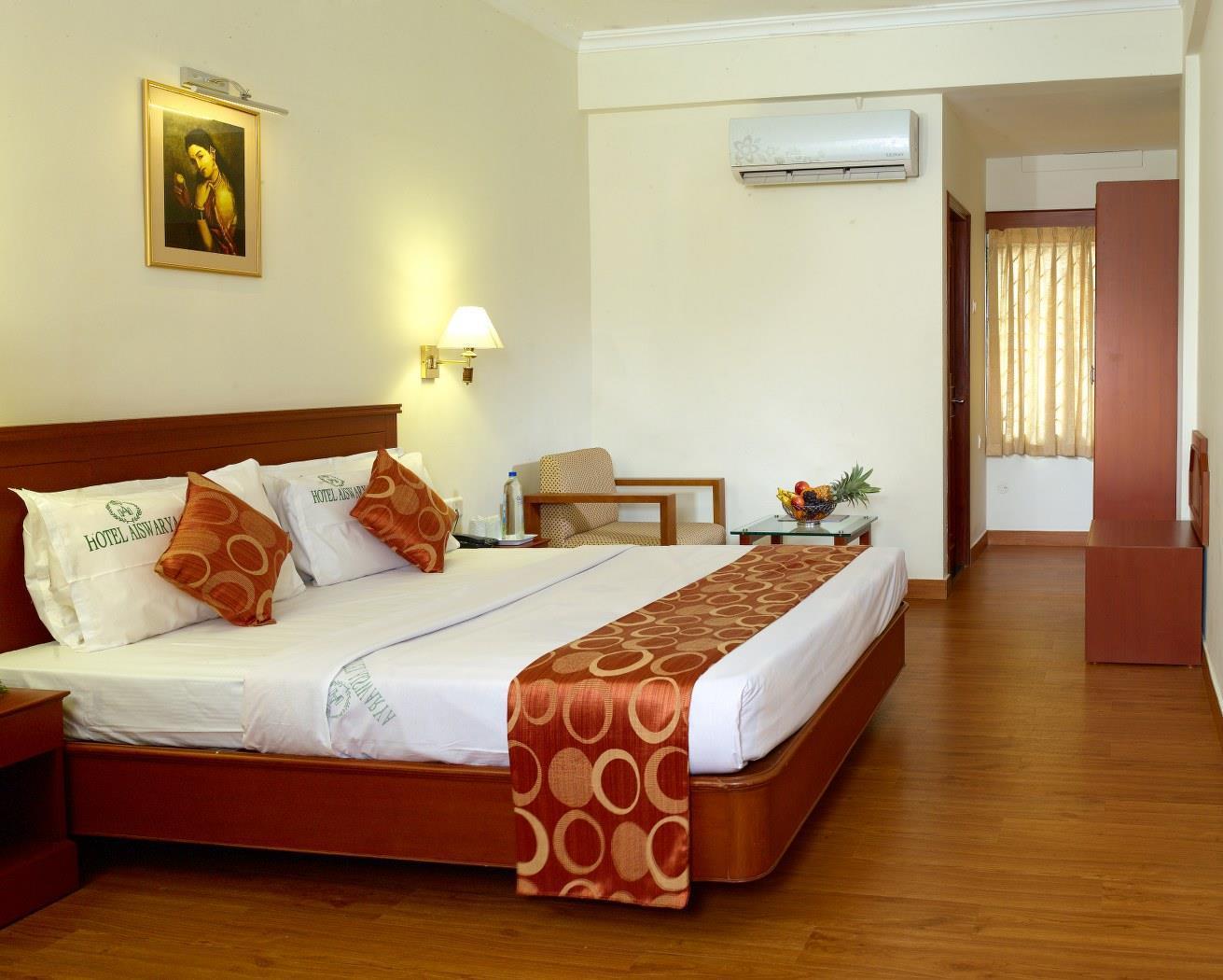 Hotel Aiswarya Kochi Extérieur photo
